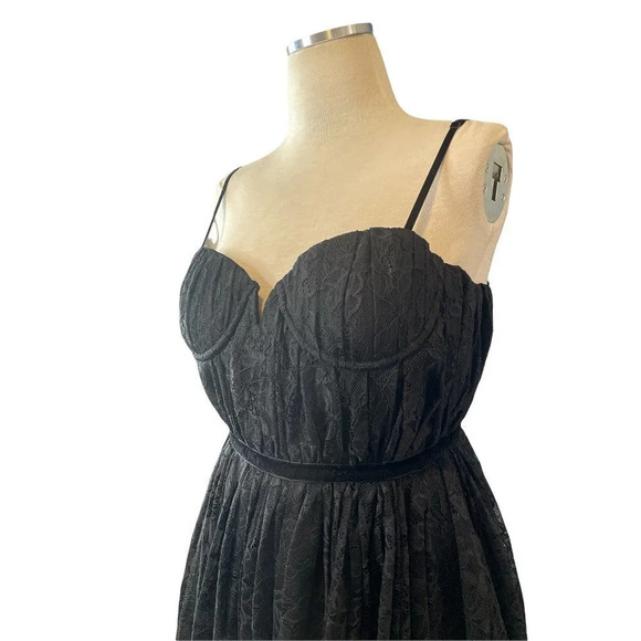SAU LEE Selena Lace Midi Dress in Black New - Picture 5 of 11